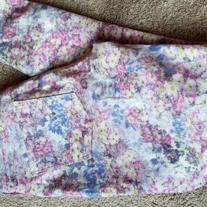 Levi's Floral Legging. Beautiful colors.  Size 14M